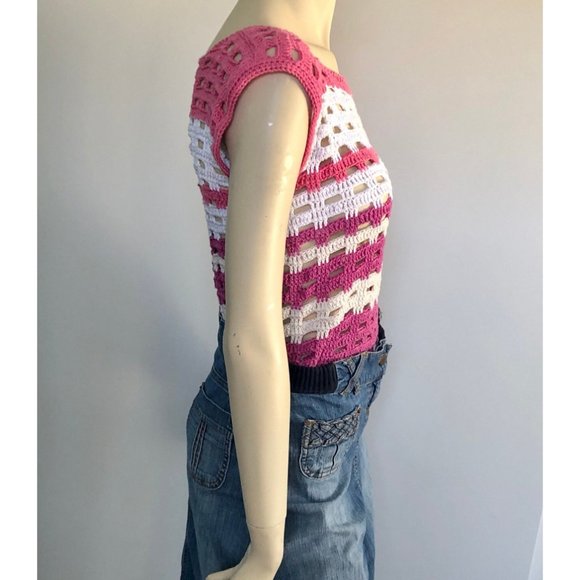 1970s Top, Size M, Vintage Crochet Shirt, Pink Knit Sleeveless Shirt - Picture 2 of 10